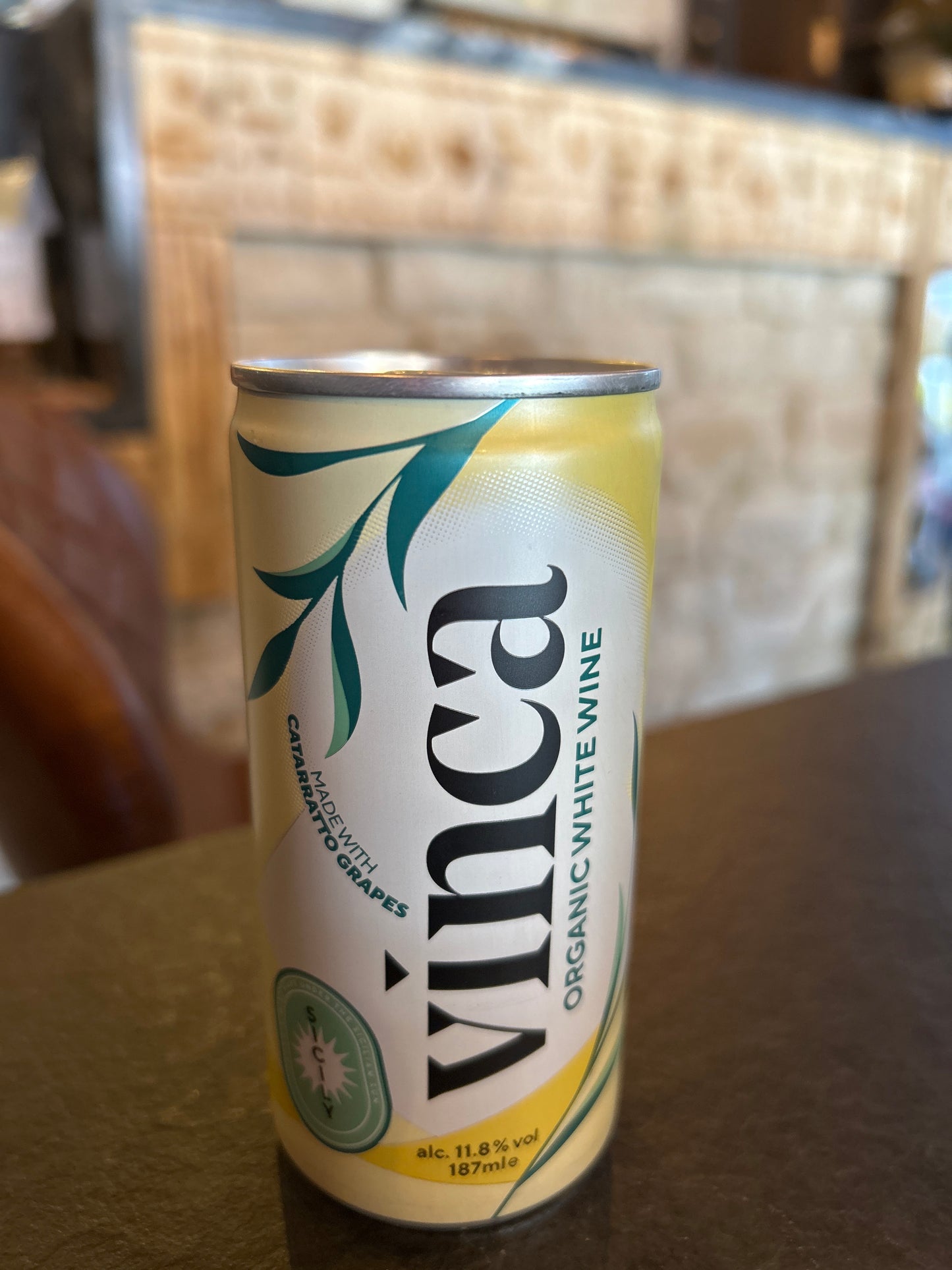 Vinca organic white wine